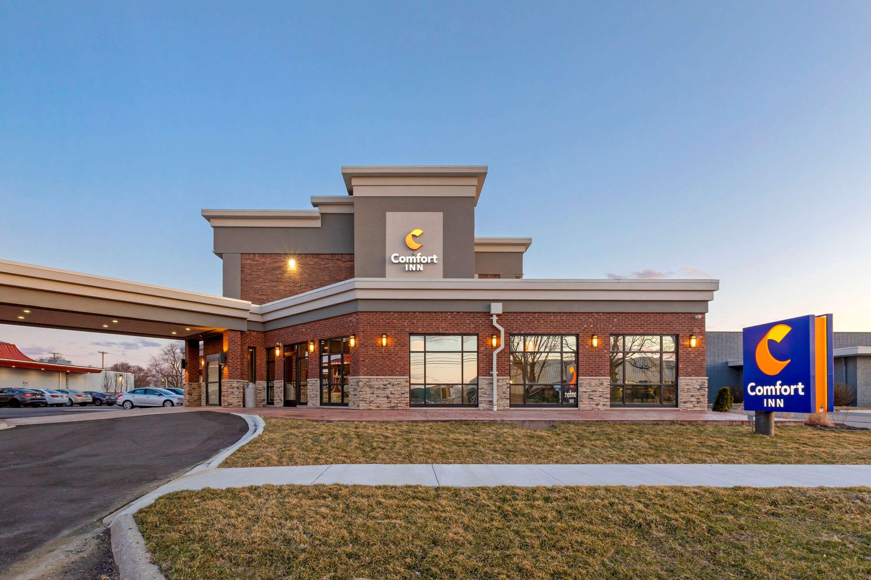 Comfort Inn Detroit - Troy Clawson Exterior photo